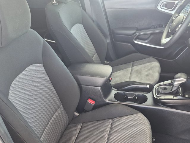 Used 2023 Kia Soul LX w/ Option Group 015 FWD image 19