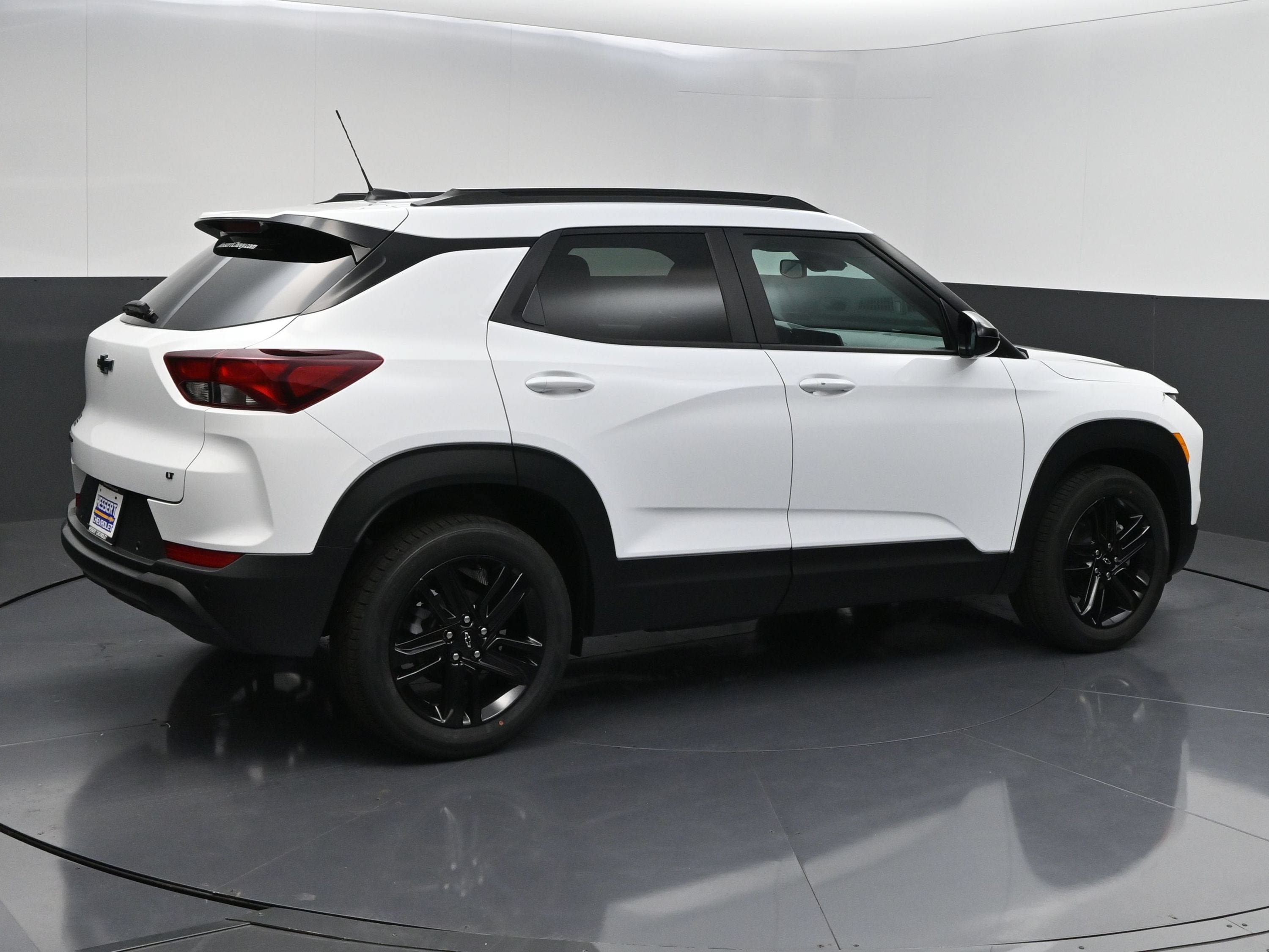 New 2026 Chevrolet TrailBlazer LT w/ Convenience Package FWD image 8