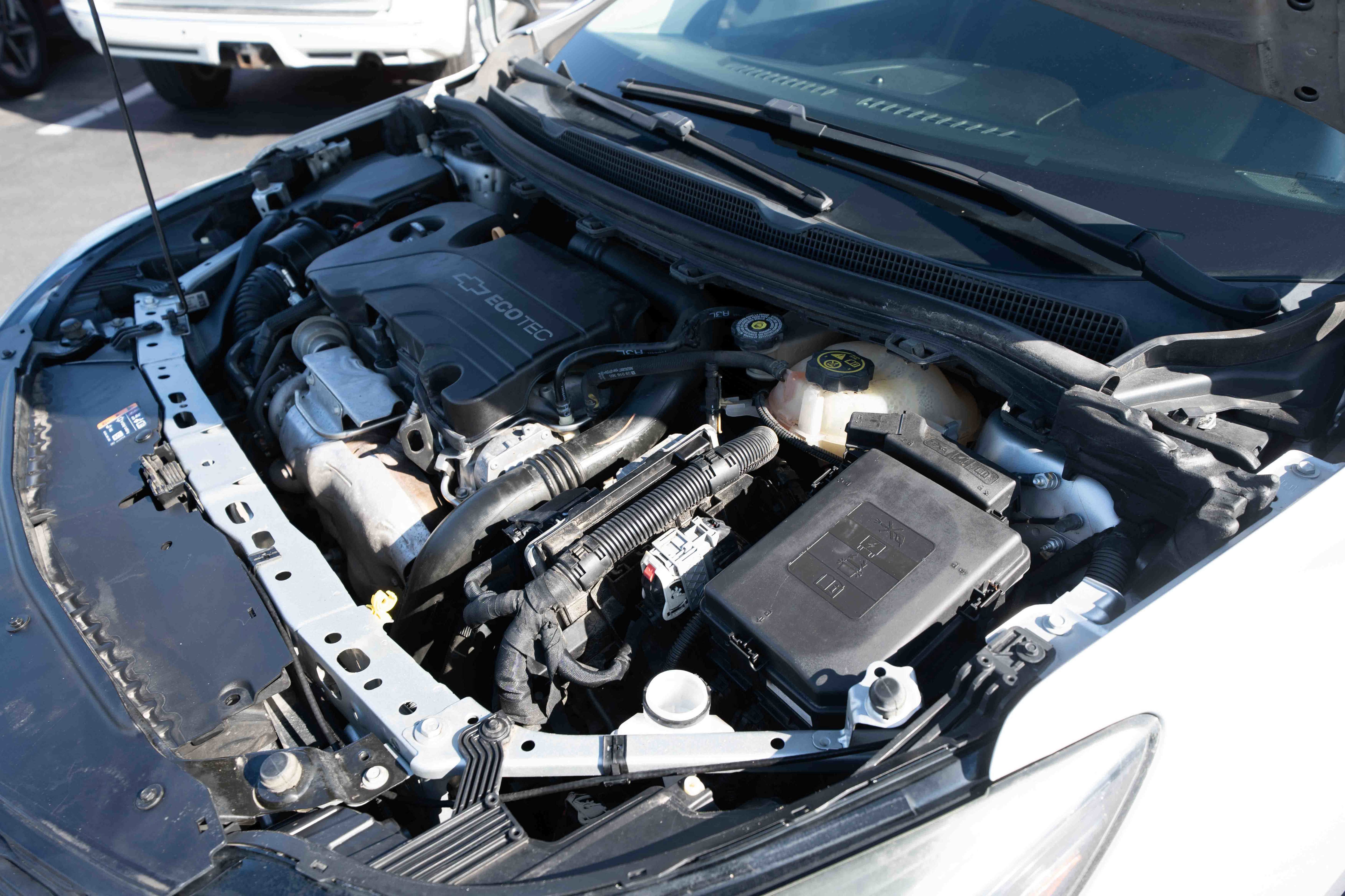 Used 2018 Chevrolet Cruze LT w/ Convenience Package image 32