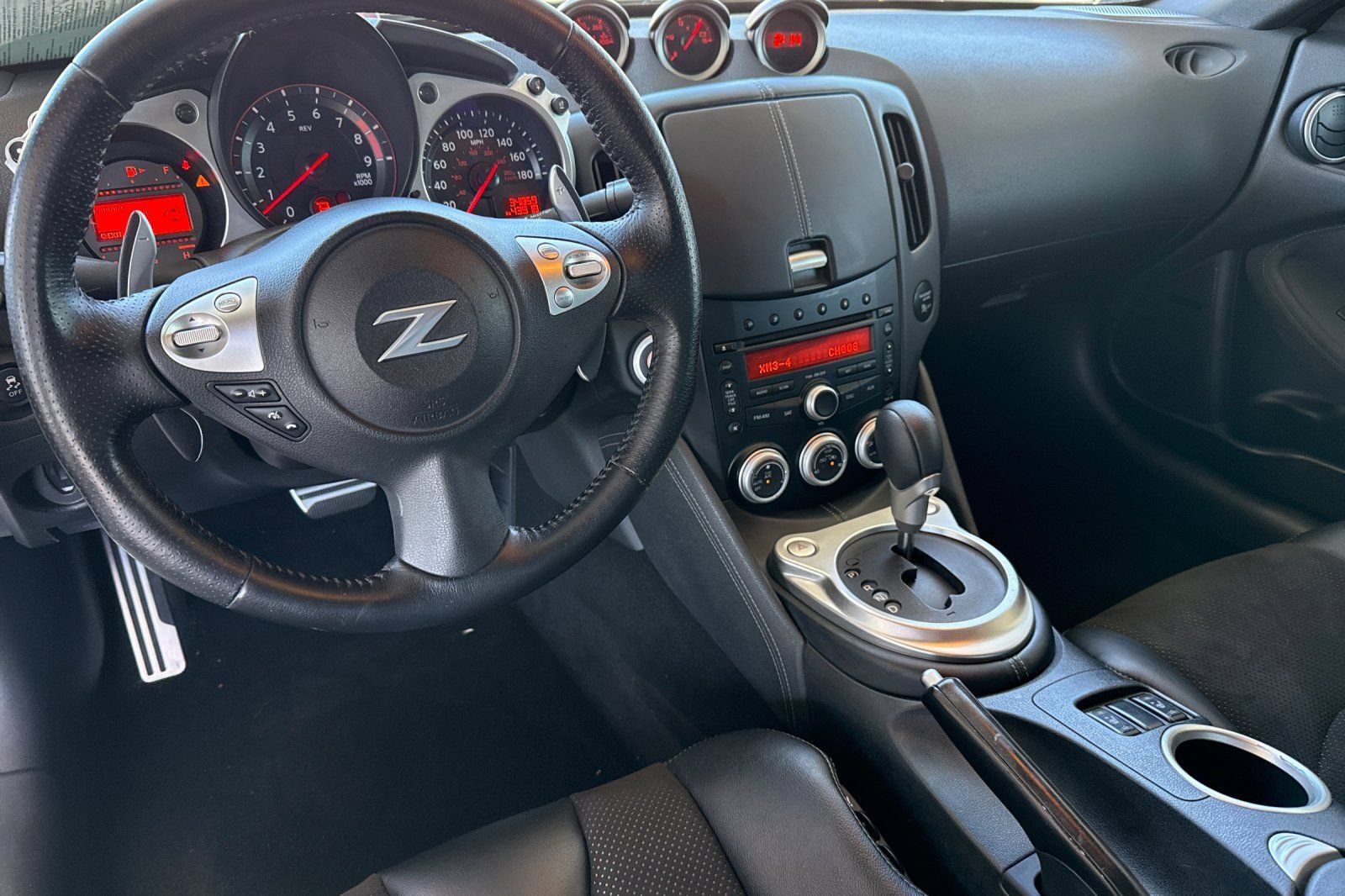 Used 2014 Nissan 370Z Touring RWD image 19