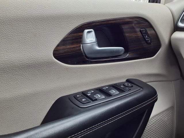 Used 2024 Chrysler Pacifica Limited FWD image 20