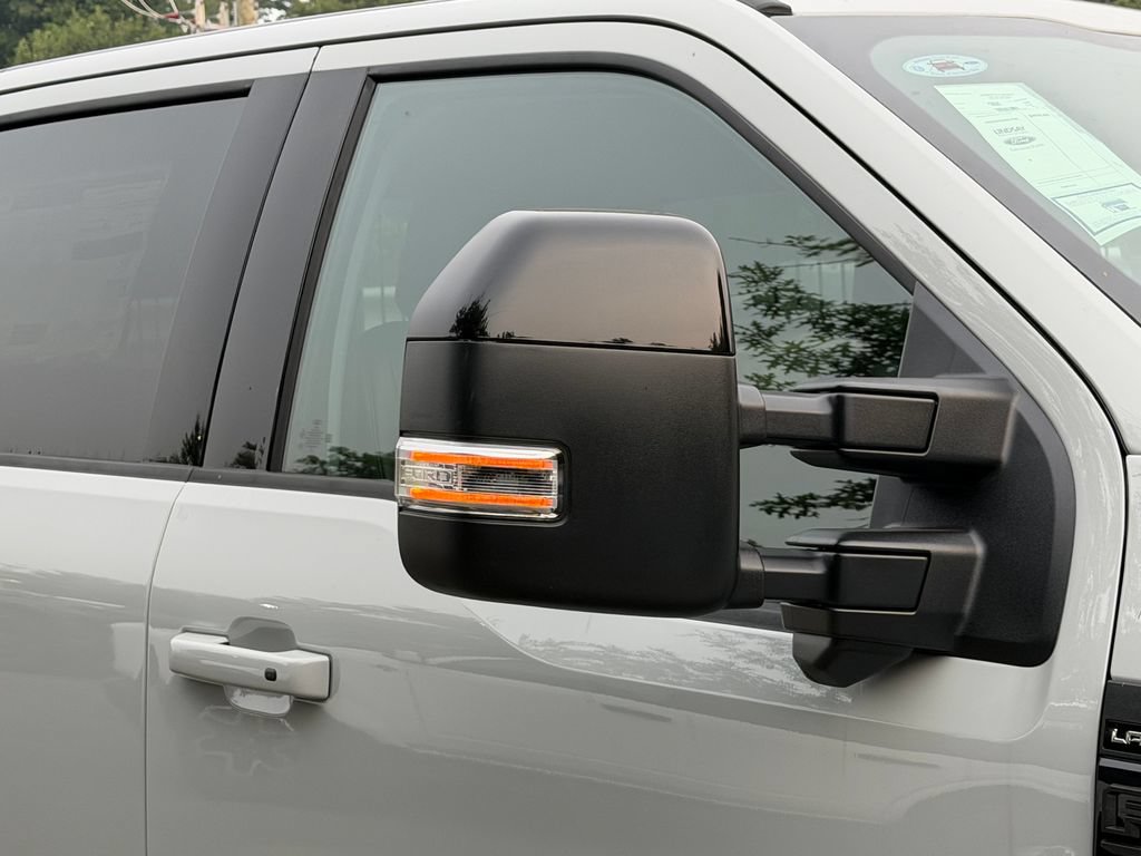 New 2026 Ford F250 Lariat w/ Black Appearance Package AWD/4WD image 8