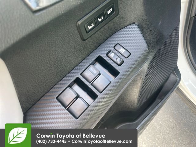 Used 2015 Toyota RAV4 Limited AWD/4WD image 19