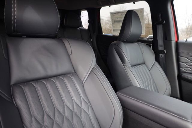 Used 2025 Mitsubishi Outlander SEL image 37