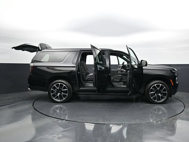 Used 2025 Chevrolet Suburban RST w/ Comfort Package AWD/4WD image 47