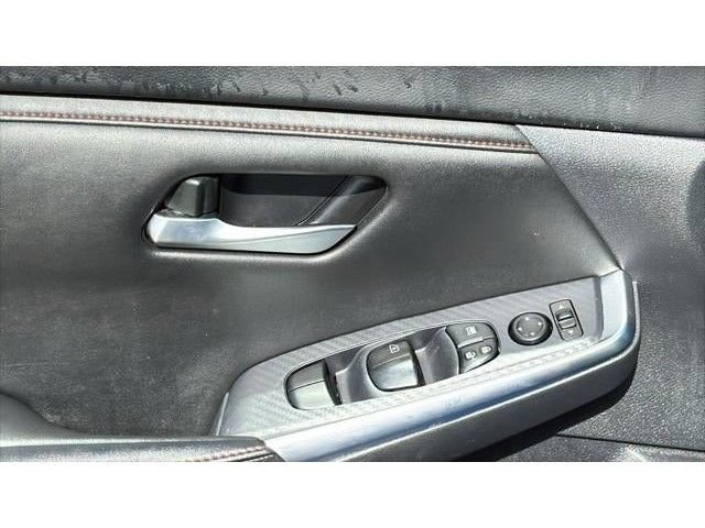 Used 2025 Nissan Sentra SR FWD image 14