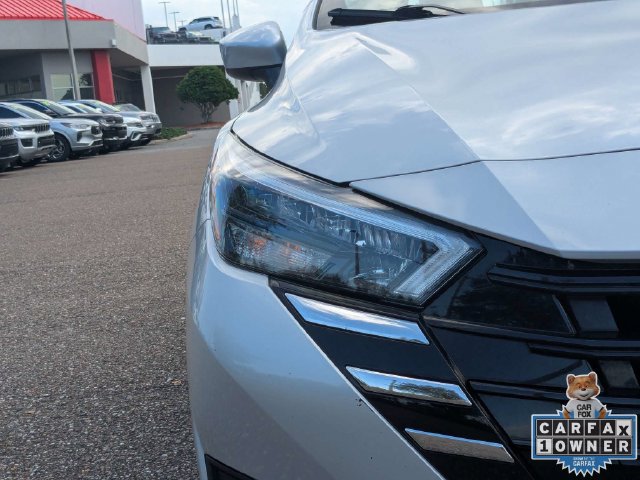 Used 2025 Nissan Versa SV FWD image 14