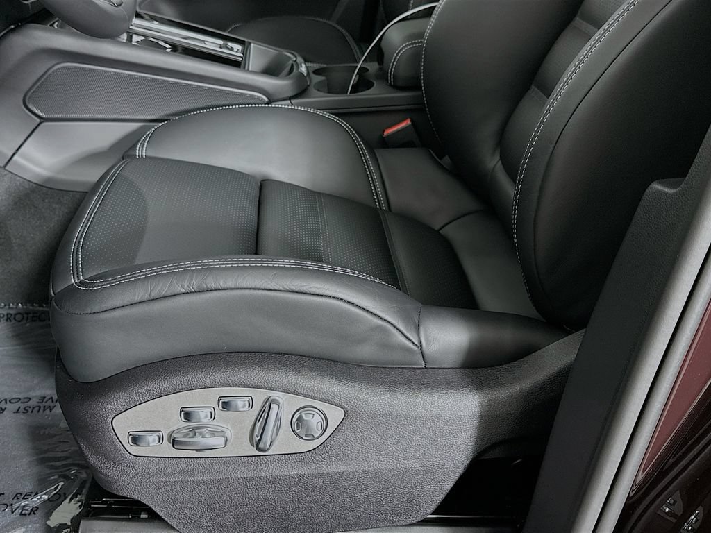 New 2026 Porsche Macan GTS AWD/4WD image 22