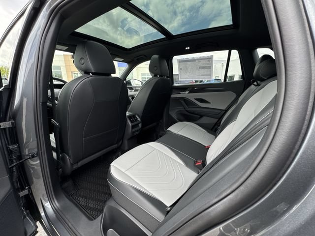 New 2026 Volkswagen Tiguan SE R-Line FWD image 21