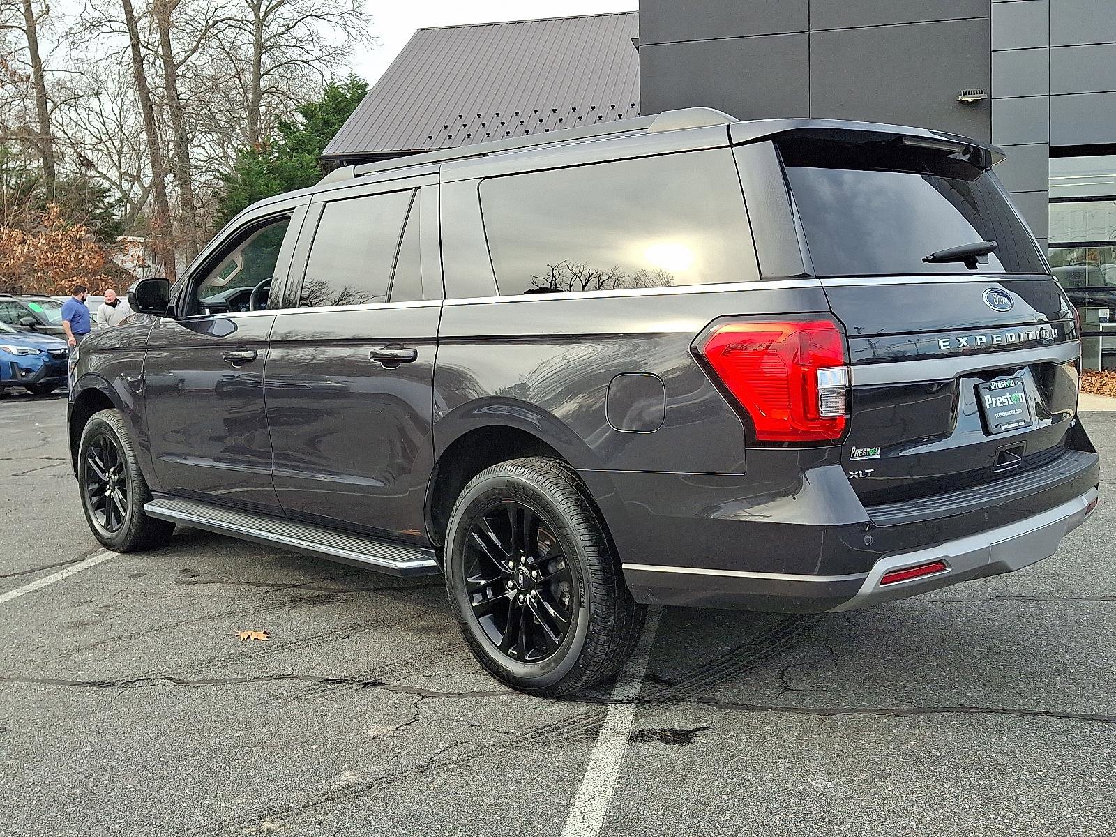 Used 2023 Ford Expedition Max XLT image 6