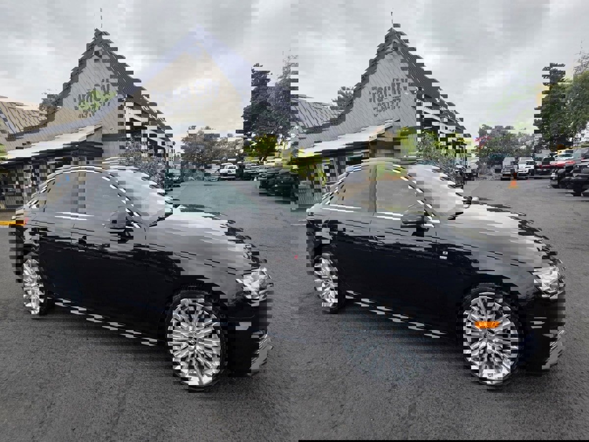 Used 2017 Audi A4 2.0T Premium Plus w/ Premium Plus Package image 3