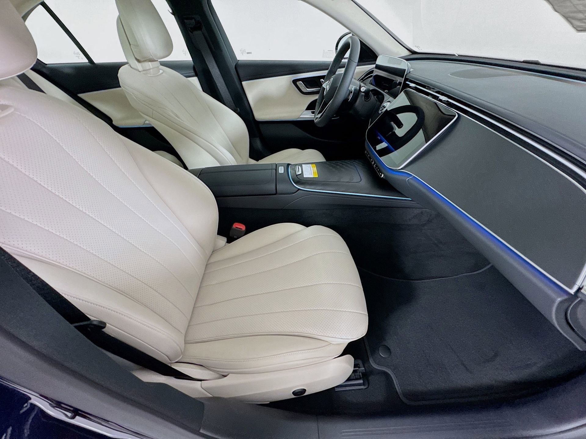 New 2026 Mercedes-Benz E 450 4MATIC Sedan image 31