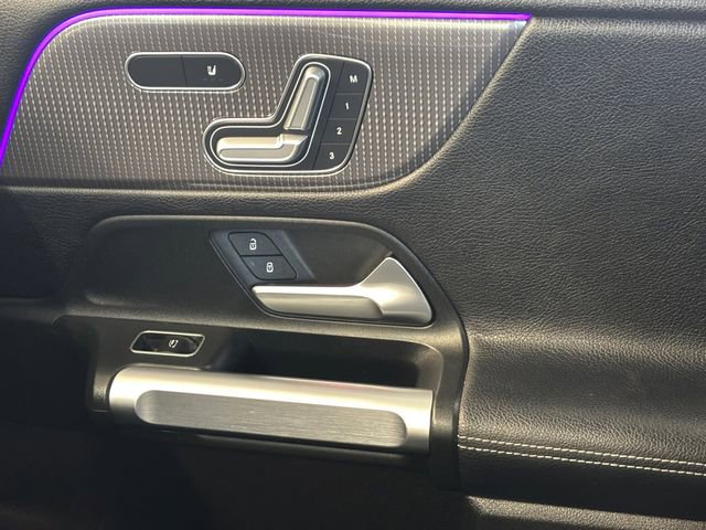 Used 2020 Mercedes-Benz GLB 250 image 31