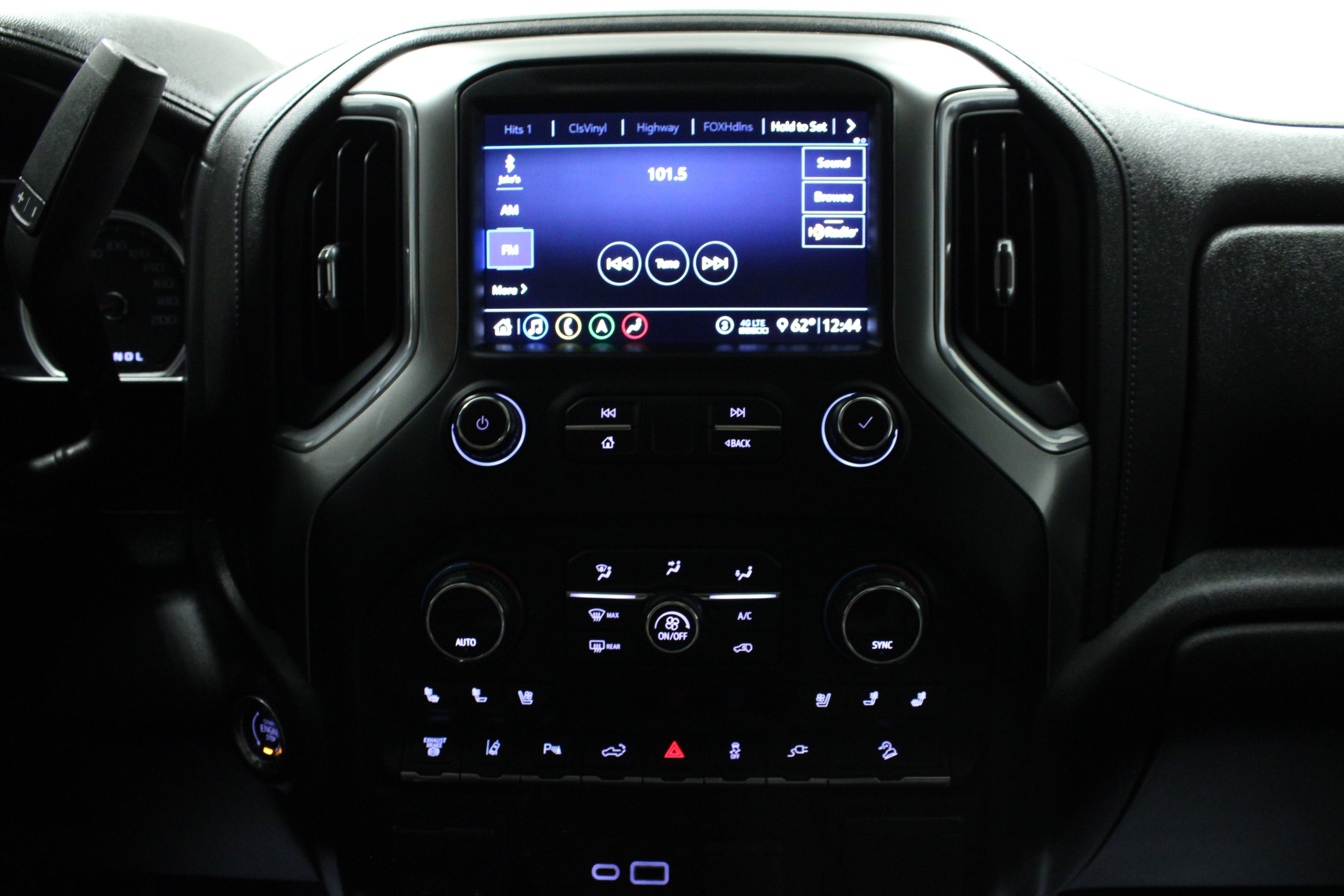 Used 2020 Chevrolet Silverado 2500 LTZ w/ LTZ Premium Package image 22