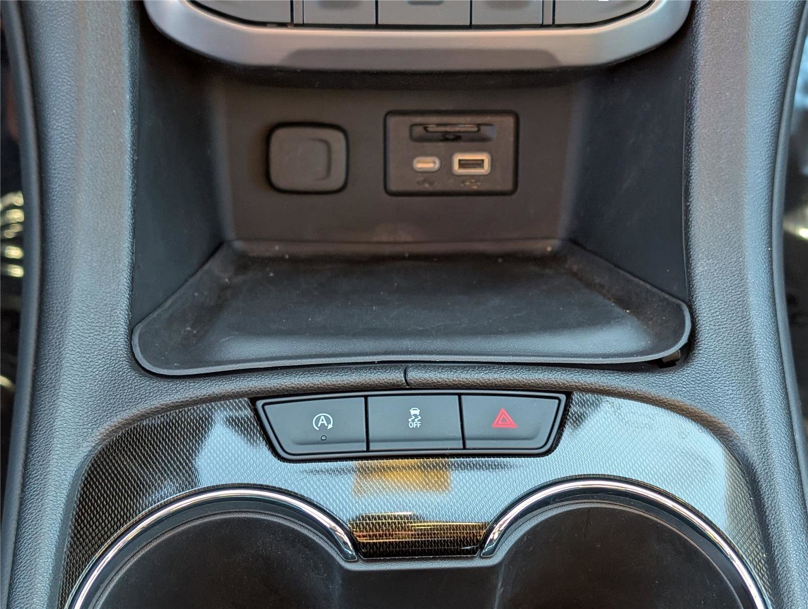 Used 2023 GMC Acadia AT4 image 29