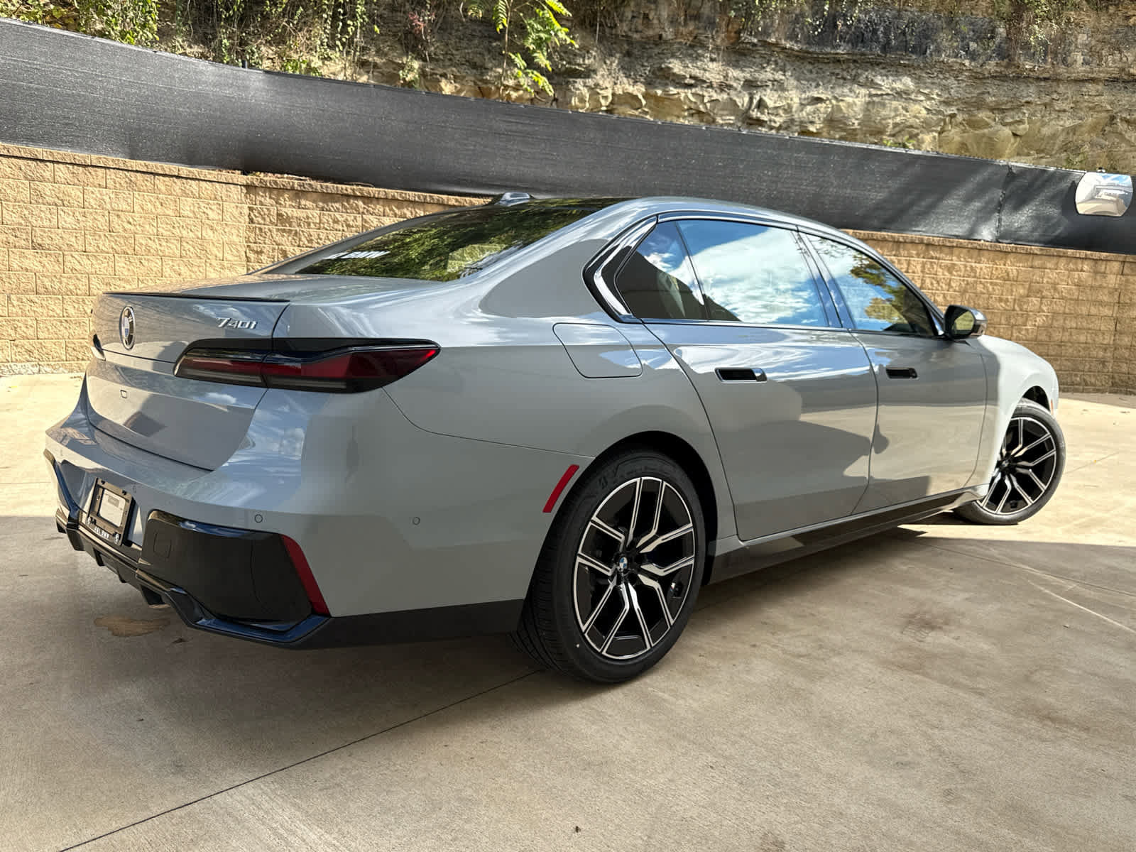 Used 2026 BMW 740i xDrive w/ Premium Package image 3