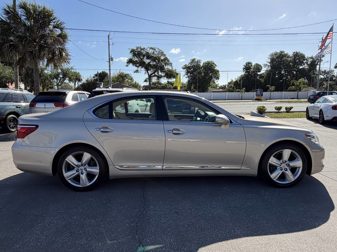 Used 2012 Lexus LS 460 w/ Comfort Pkg RWD image 9