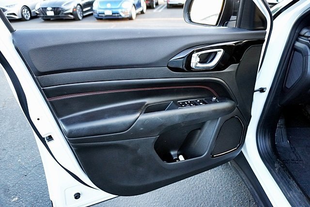Used 2023 Jeep Compass Trailhawk image 23