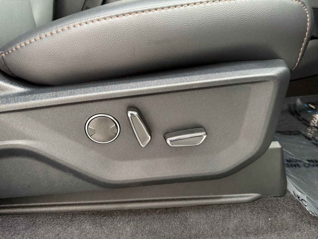 New 2025 Ford F150 Lightning Lariat AWD/4WD image 21