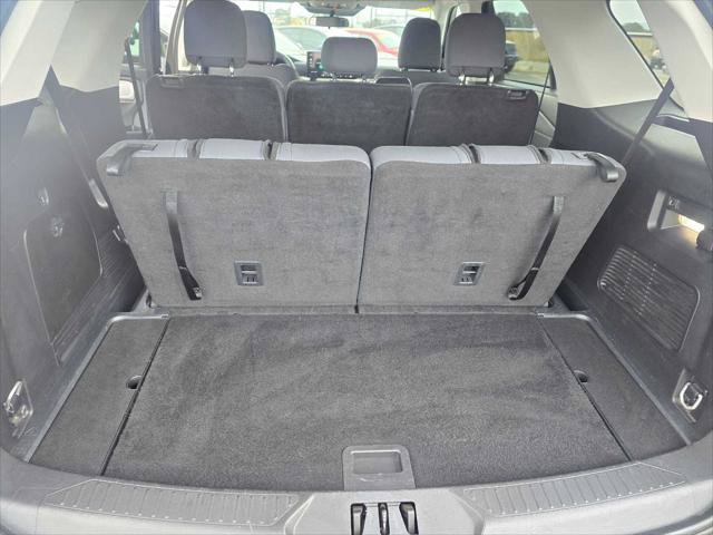 Used 2025 Ford Explorer Active RWD image 17