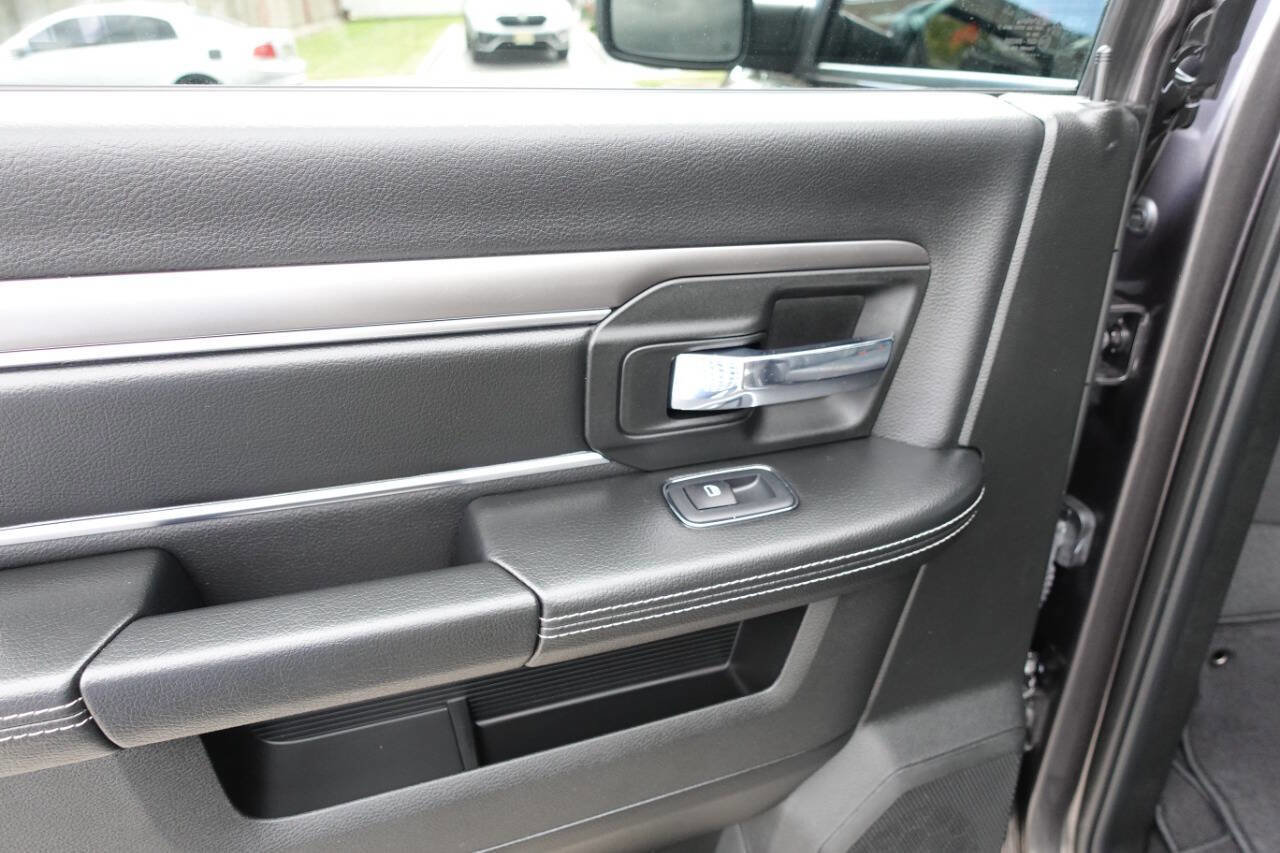 Used 2023 RAM 1500 Classic Warlock image 23