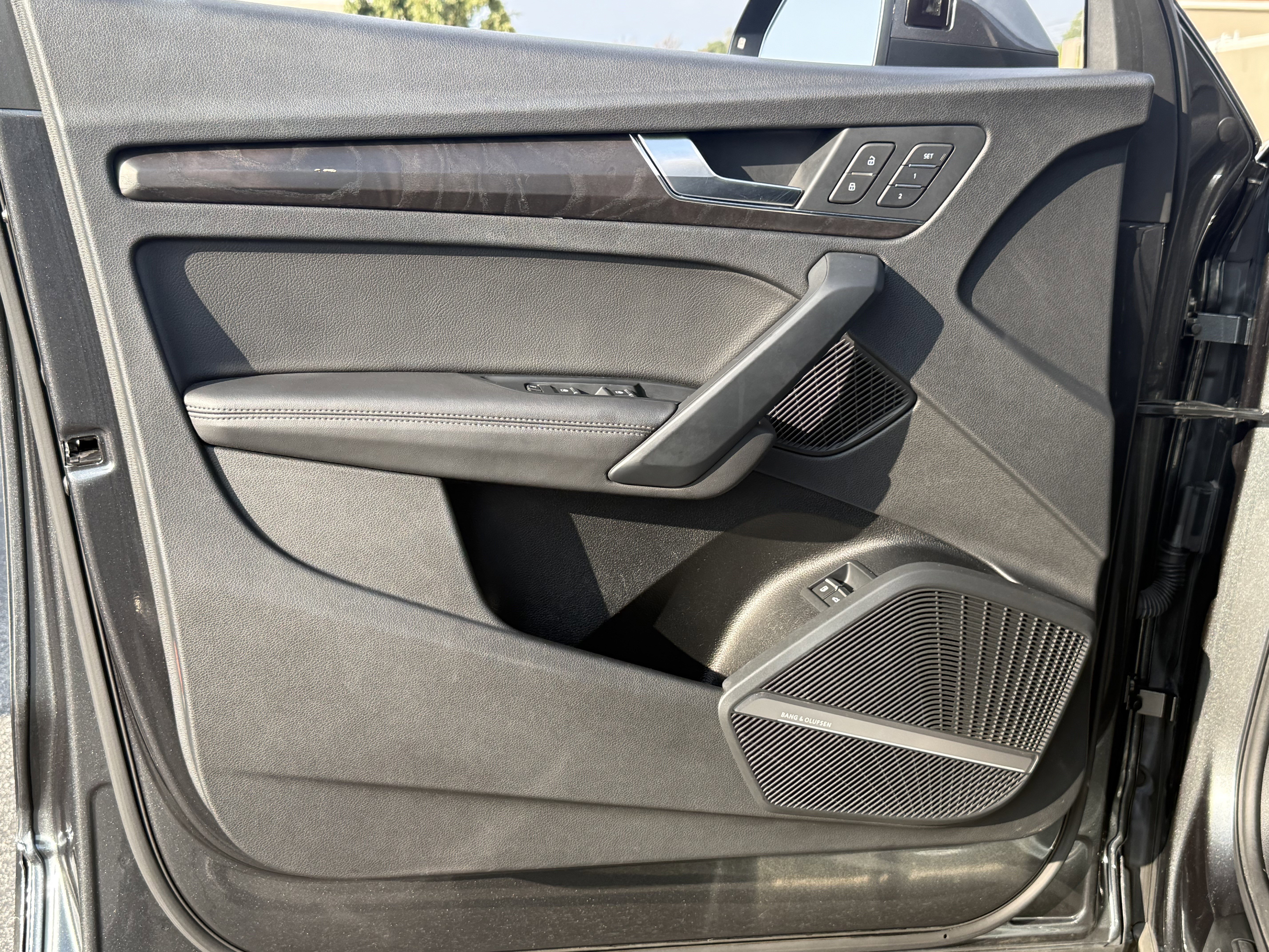 Used 2020 Audi Q5 e Premium Plus w/ Premium Plus Package image 12