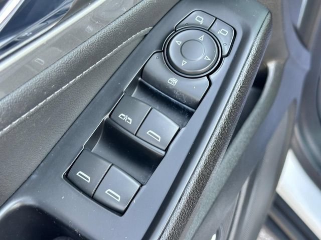 Used 2023 Chevrolet Traverse LT FWD image 17