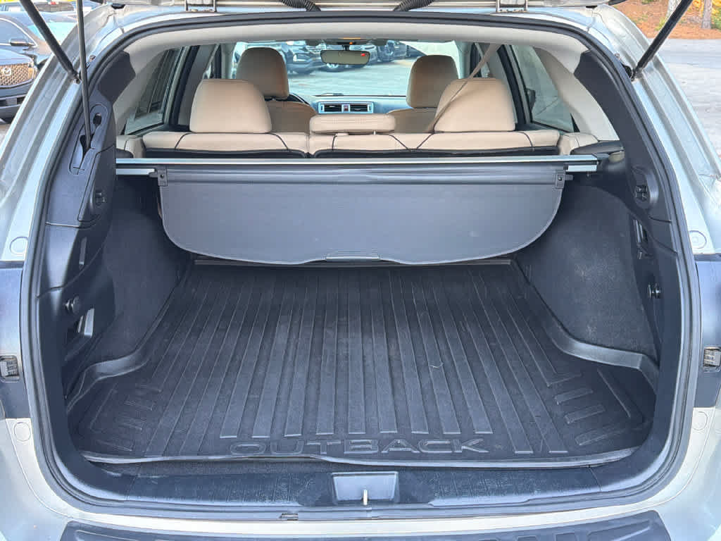 Used 2017 Subaru Outback 2.5i Limited AWD/4WD image 18