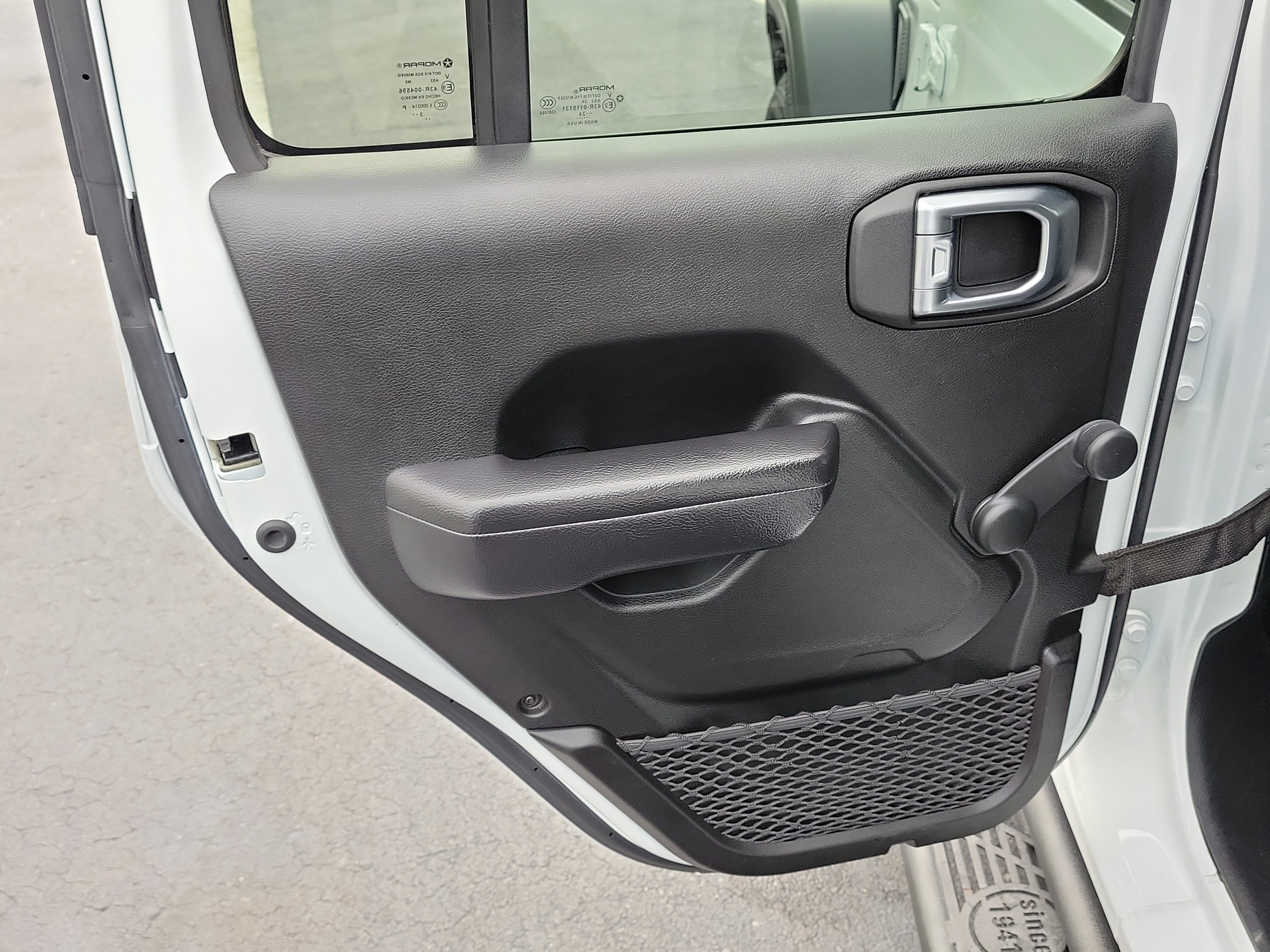 Used 2024 Jeep Wrangler Unlimited Sport AWD/4WD image 9