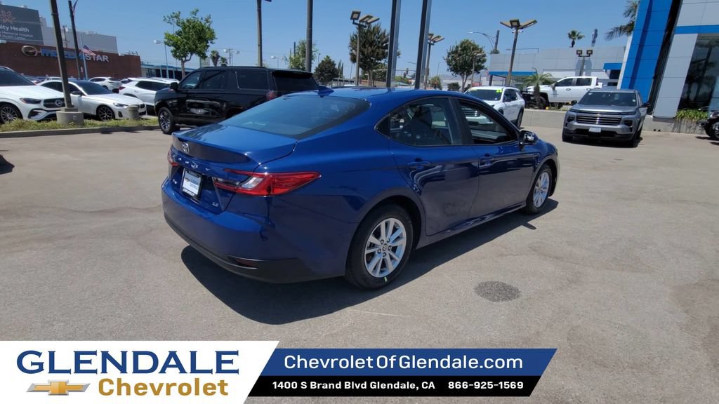 Used 2025 Toyota Camry LE FWD image 8