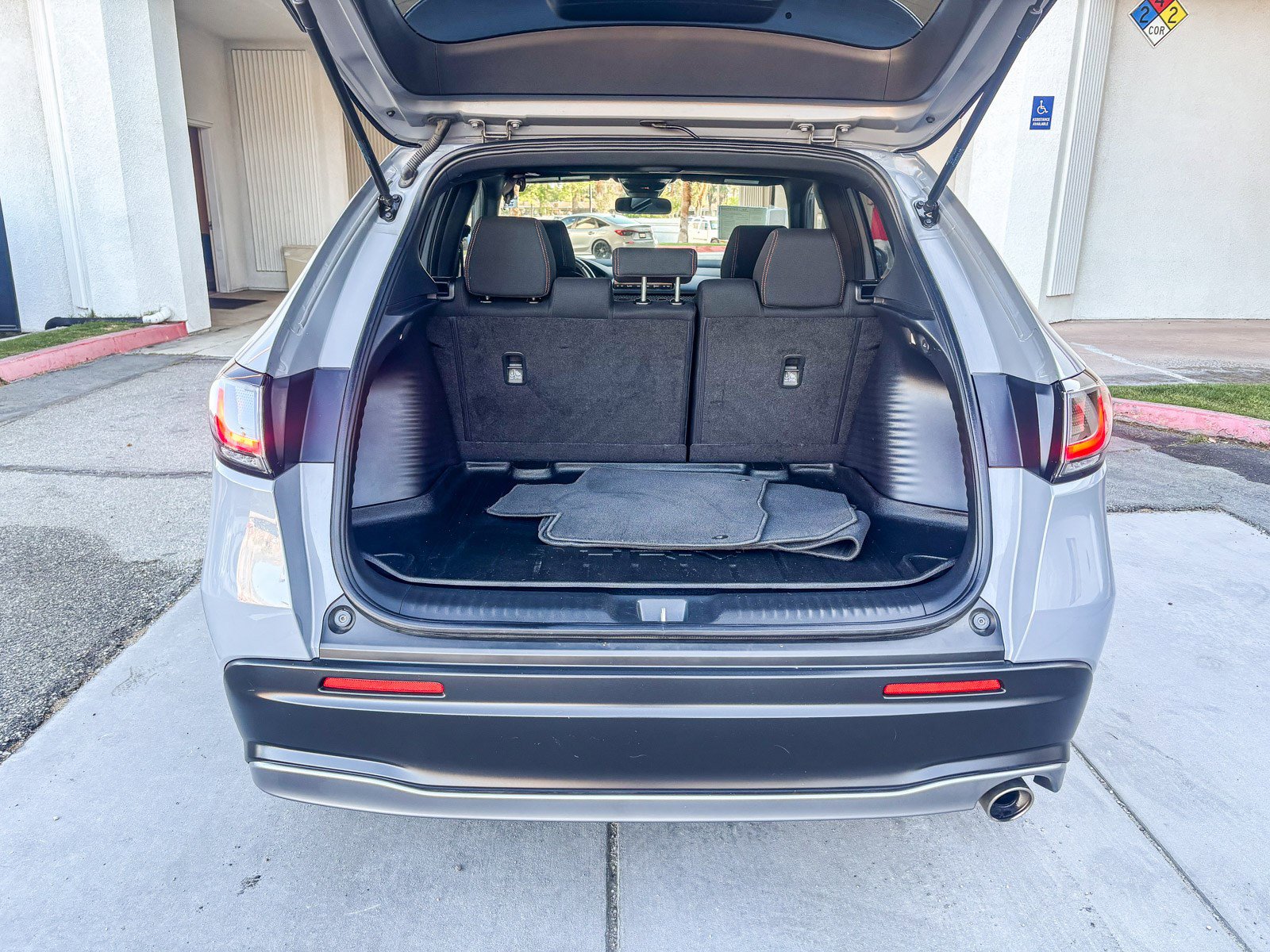 Certified 2025 Honda HR-V LX image 13