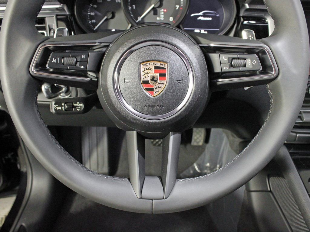 Certified 2025 Porsche Macan image 21