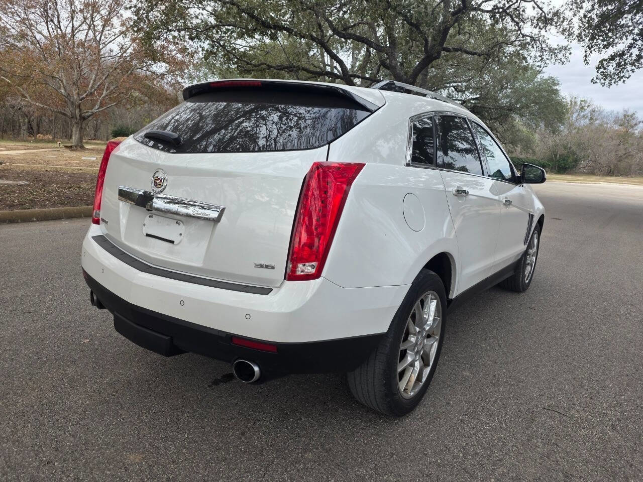 Used 2015 Cadillac SRX Premium w/ Driver Assist Package FWD image 4
