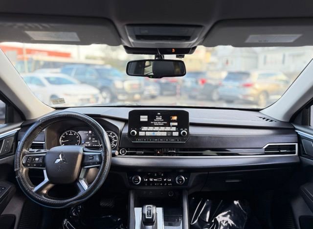 Used 2022 Mitsubishi Outlander SEL image 34