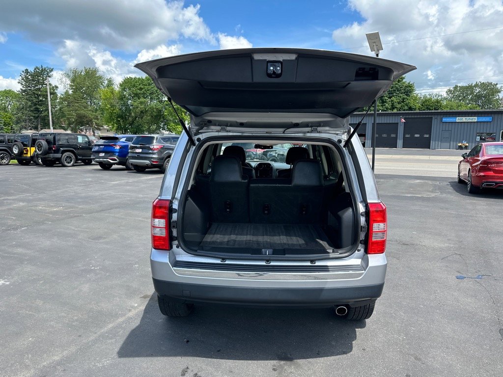 Used 2016 Jeep Patriot High Altitude AWD/4WD image 8