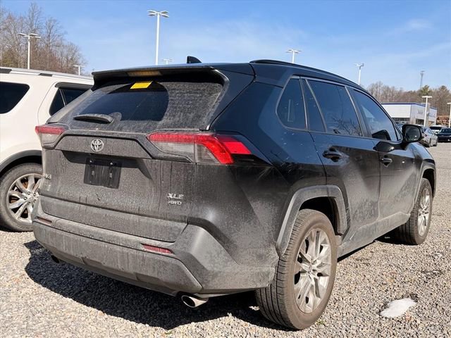 Used 2021 Toyota RAV4 XLE Premium image 15