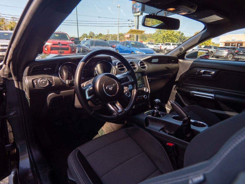 Used 2017 Ford Mustang Coupe RWD image 11
