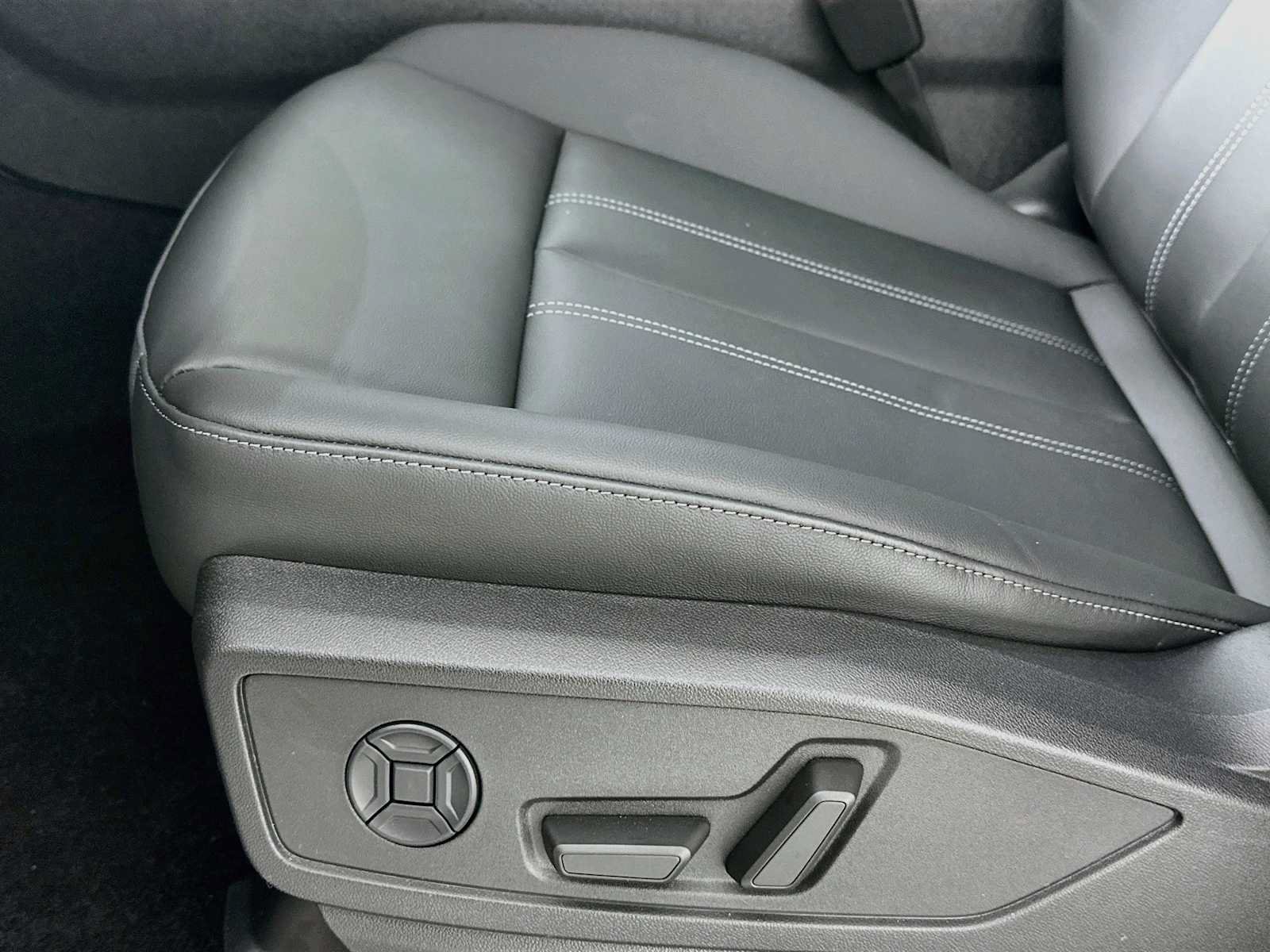 New 2026 Audi Q5 Premium AWD/4WD image 17