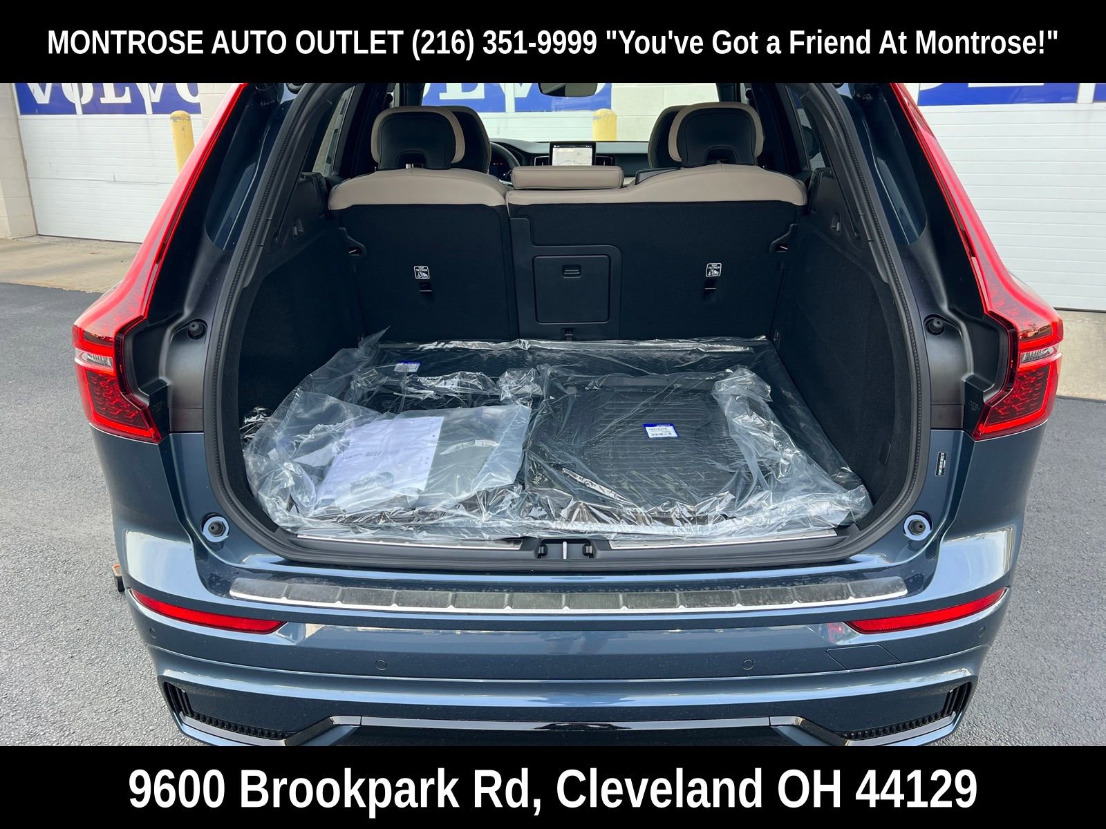 New 2026 Volvo XC60 B5 Plus w/ Protection Package Premier image 37