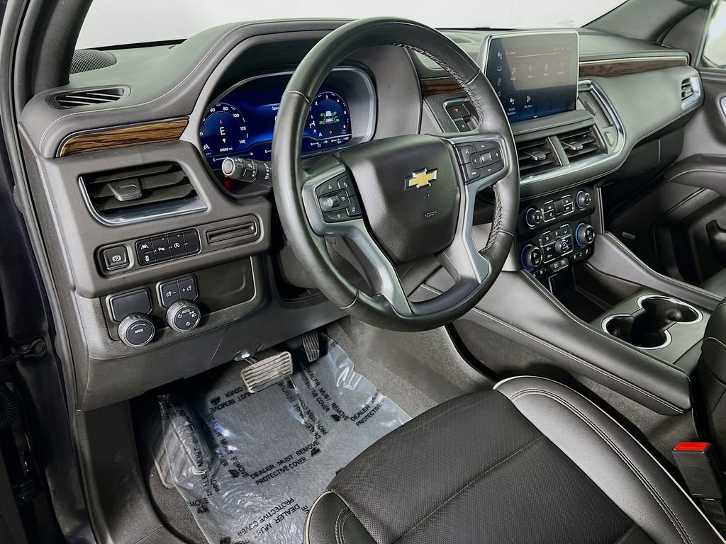 Used 2023 Chevrolet Suburban Premier image 9