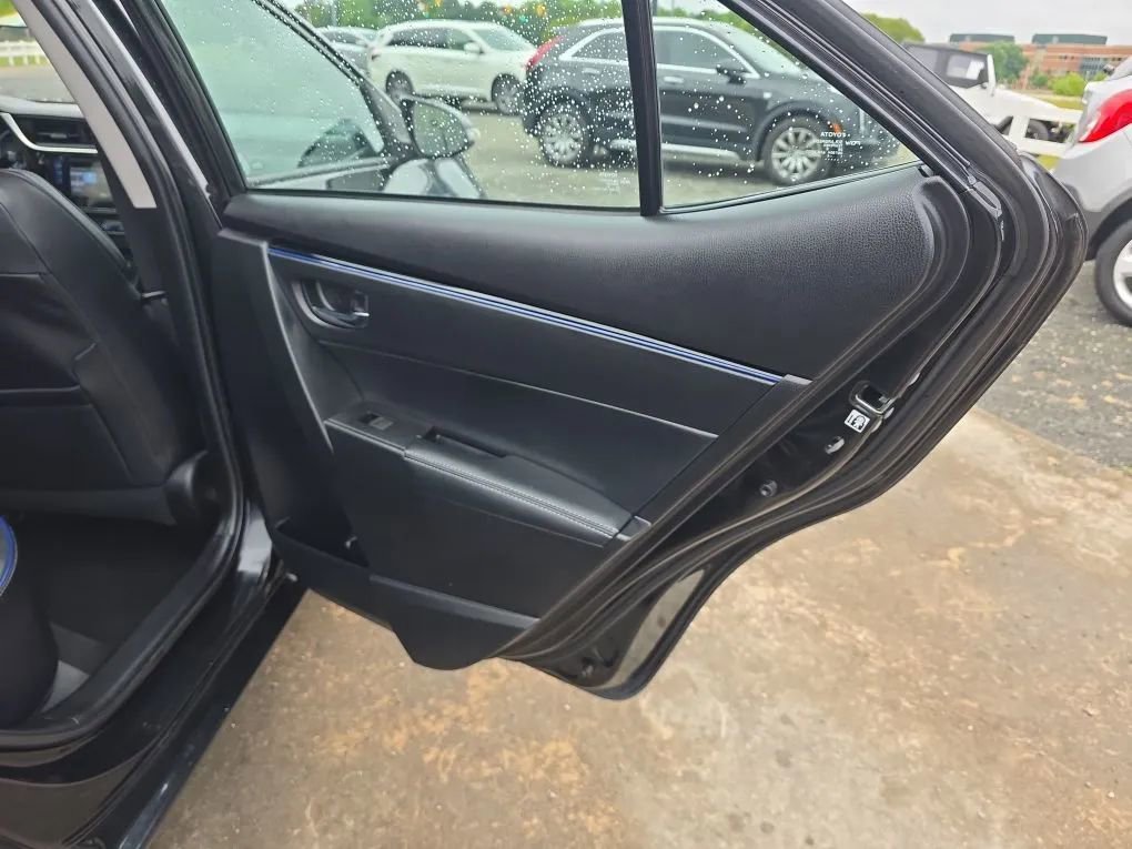 Used 2019 Toyota Corolla SE FWD image 38