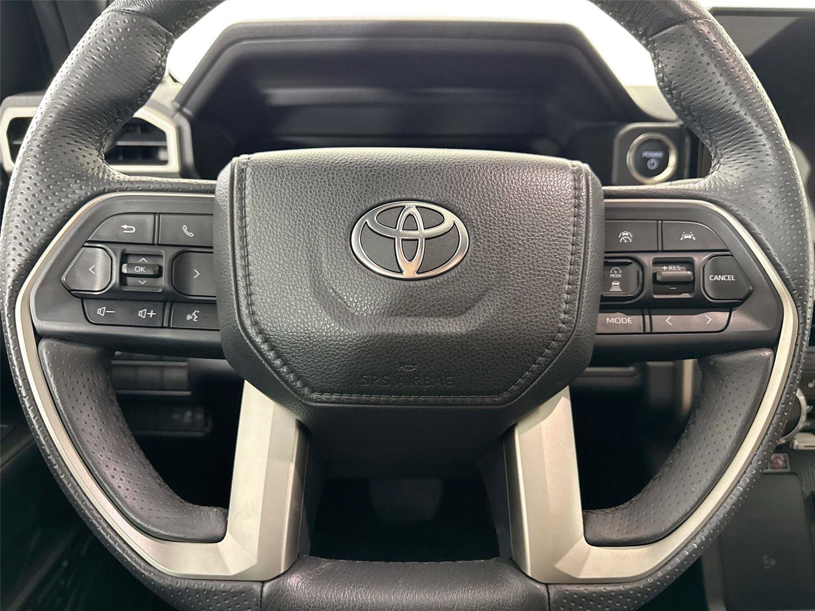 Certified 2025 Toyota 4Runner Limited AWD/4WD image 17