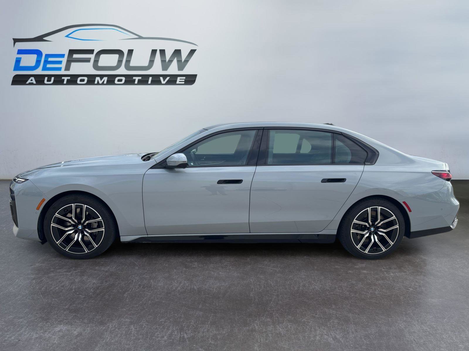 Certified 2023 BMW 760i xDrive image 17