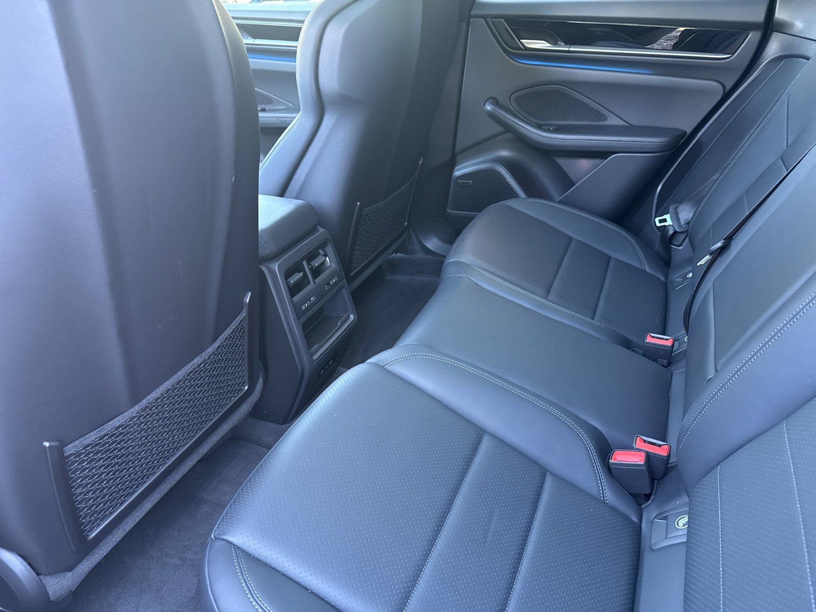 Used 2025 Porsche Macan 4 Electric AWD/4WD image 14