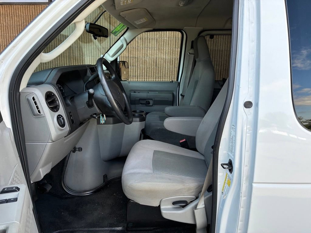 Used 2014 Ford E-350 and Econoline 350 XLT RWD image 16