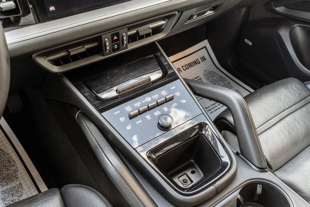 Used 2024 Porsche Cayenne Base image 22