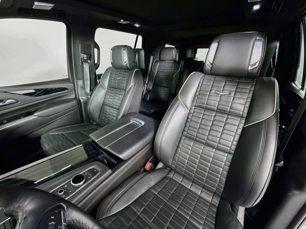 Used 2023 Cadillac Escalade V w/ Heavy-Duty Trailer Package AWD/4WD image 11