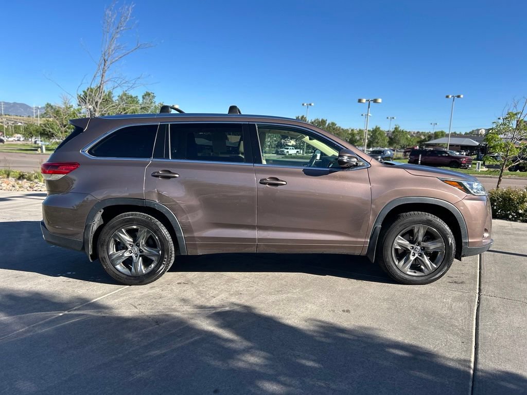 Used 2017 Toyota Highlander Limited Platinum AWD/4WD image 9