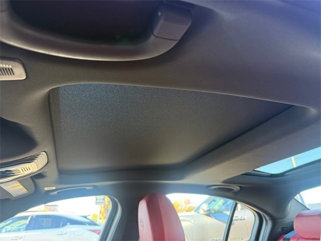 Used 2022 Alfa Romeo Giulia Veloce image 14