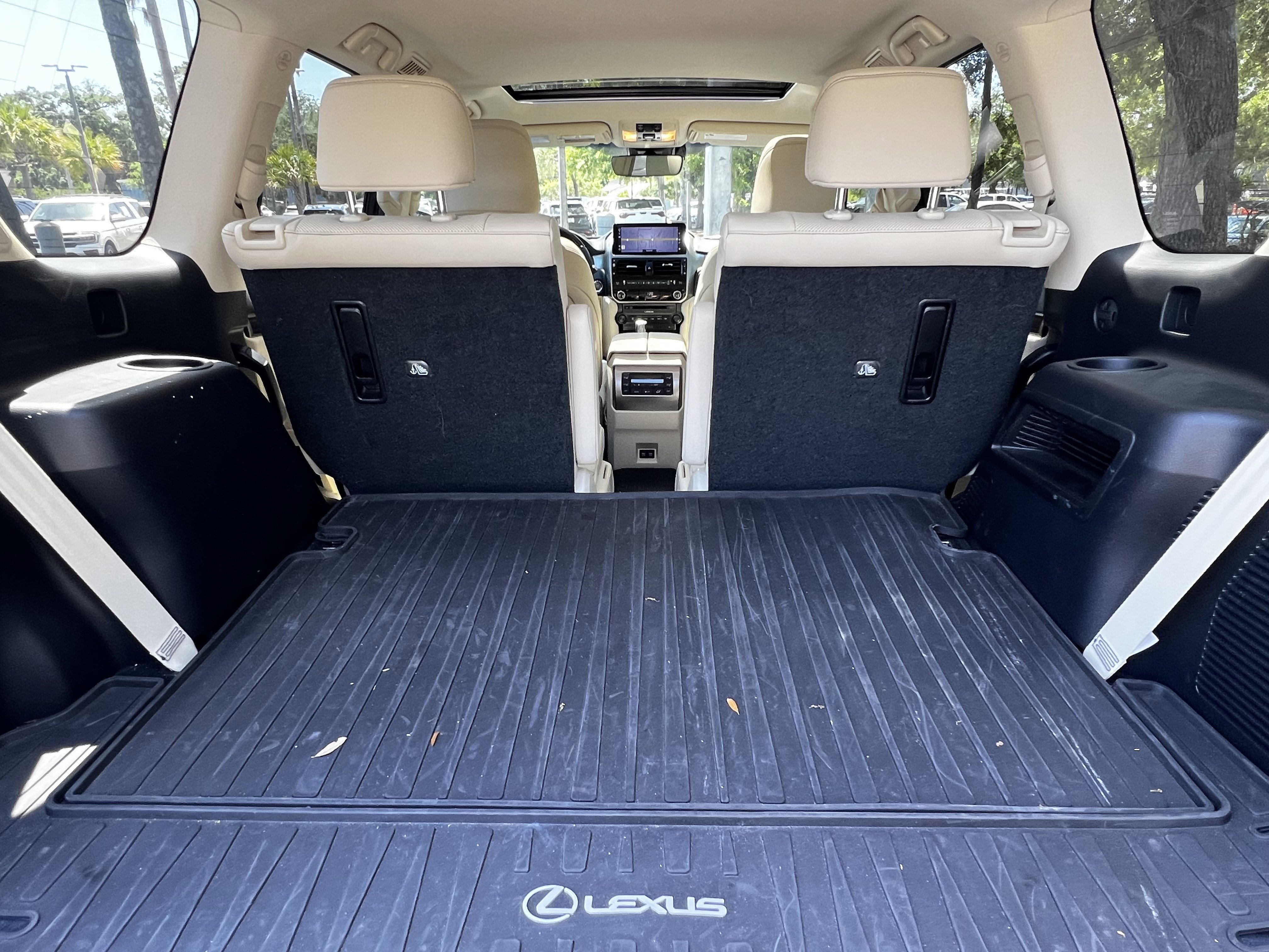 Used 2023 Lexus GX 460 Premium w/ Accessory Package image 51